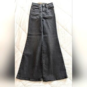 ✨Levi's Women's Ribcage Bell Jeans